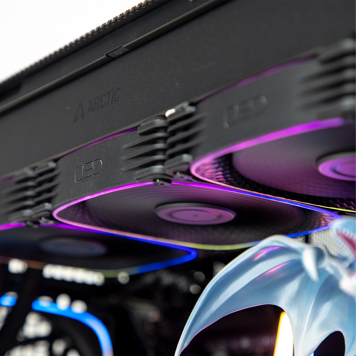 Catalyst MASTER RTX 5090 Ryzen 7 9800X3D EVO Gaming PC - BLACK