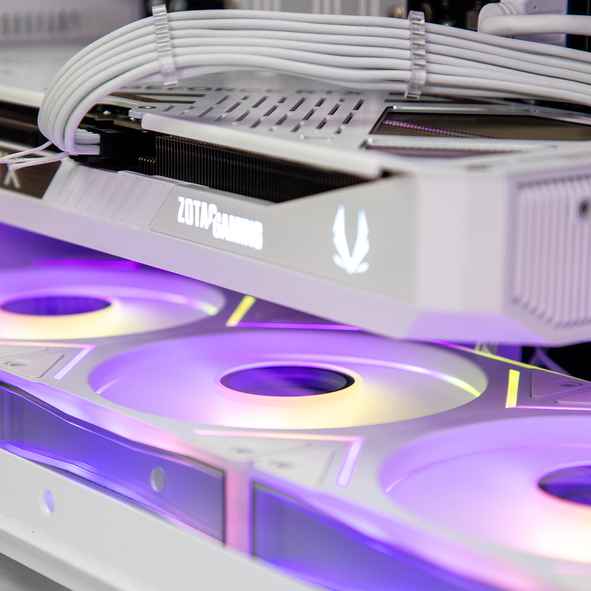 Neutrino RTX 5070 Ryzen 5 7500F Gaming PC - WHITE