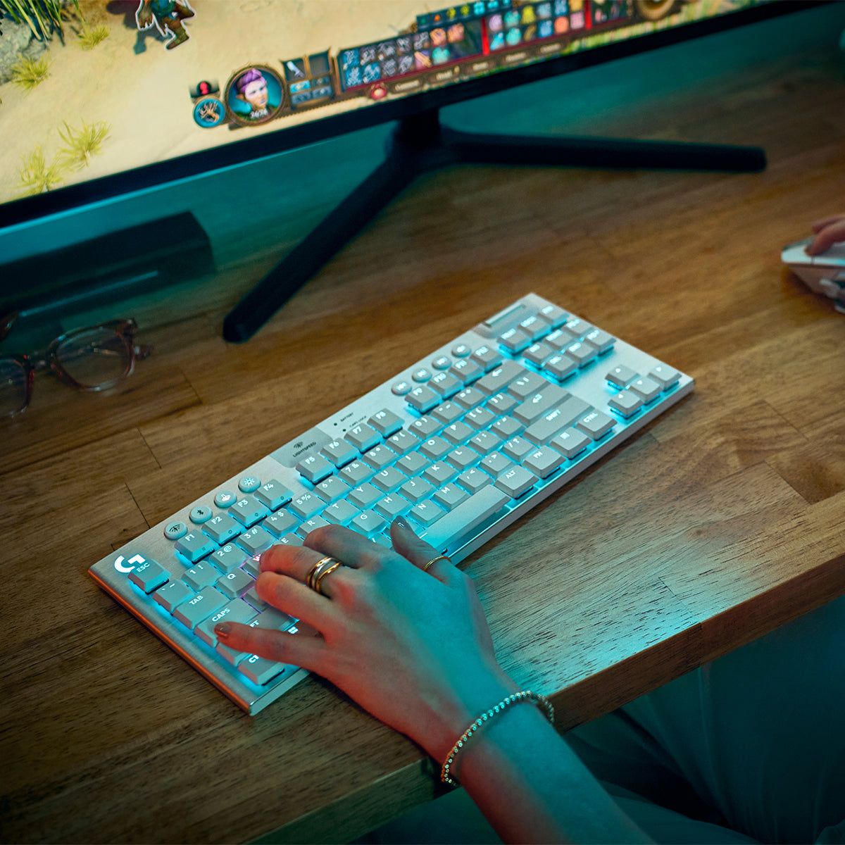 Logitech G915 X Lightspeed TKL Wireless Mechanical Gaming Keyboard - White Tactile