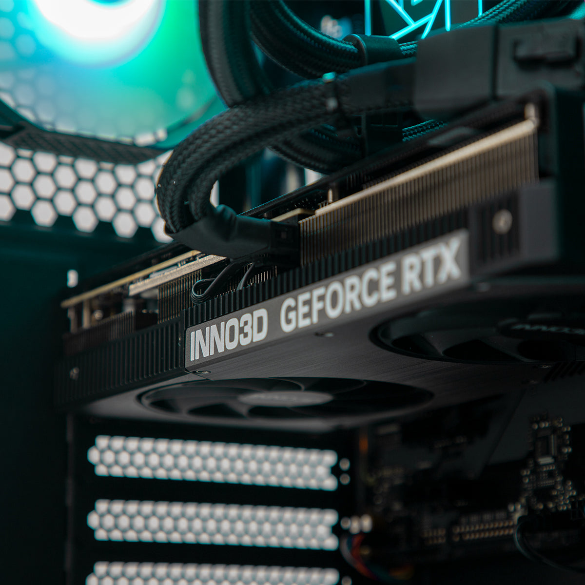Adjudicator RTX 5070 Core i5-14400F Gaming PC
