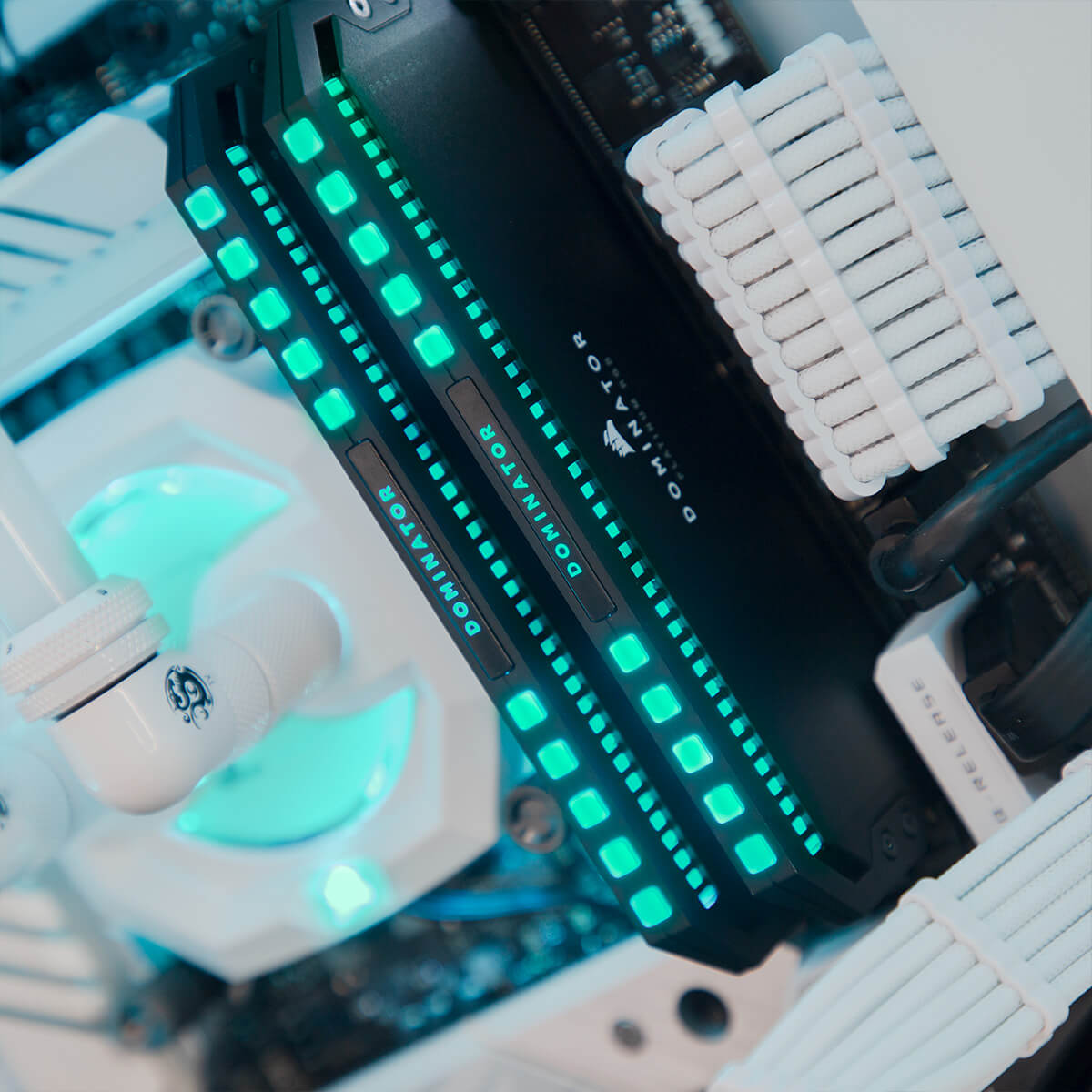 Evora RTX 4090 Core i9-14900K Gaming PC
