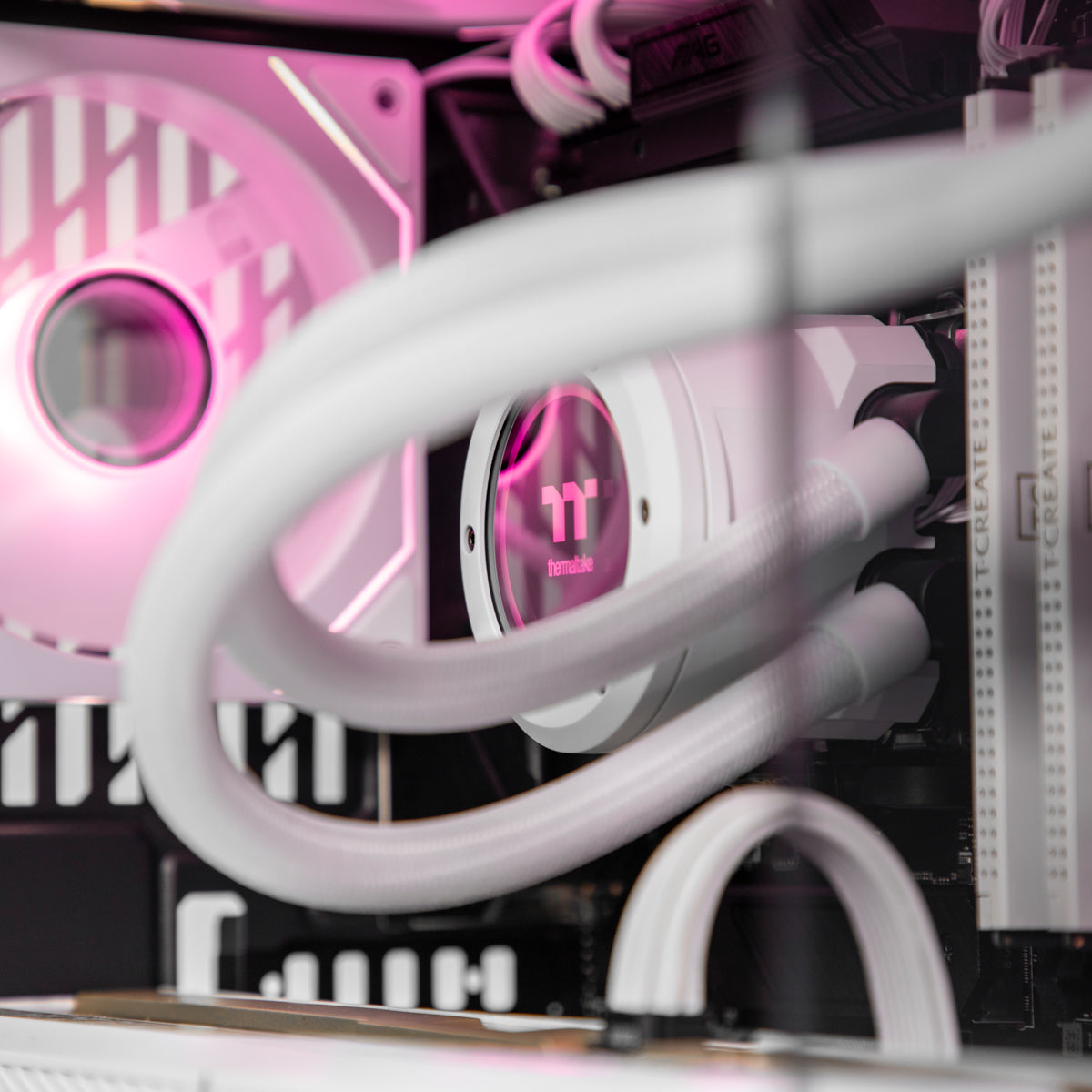 Abyssal LUX RTX 5090 Ryzen 7 9800X3D Gaming PC - MONO