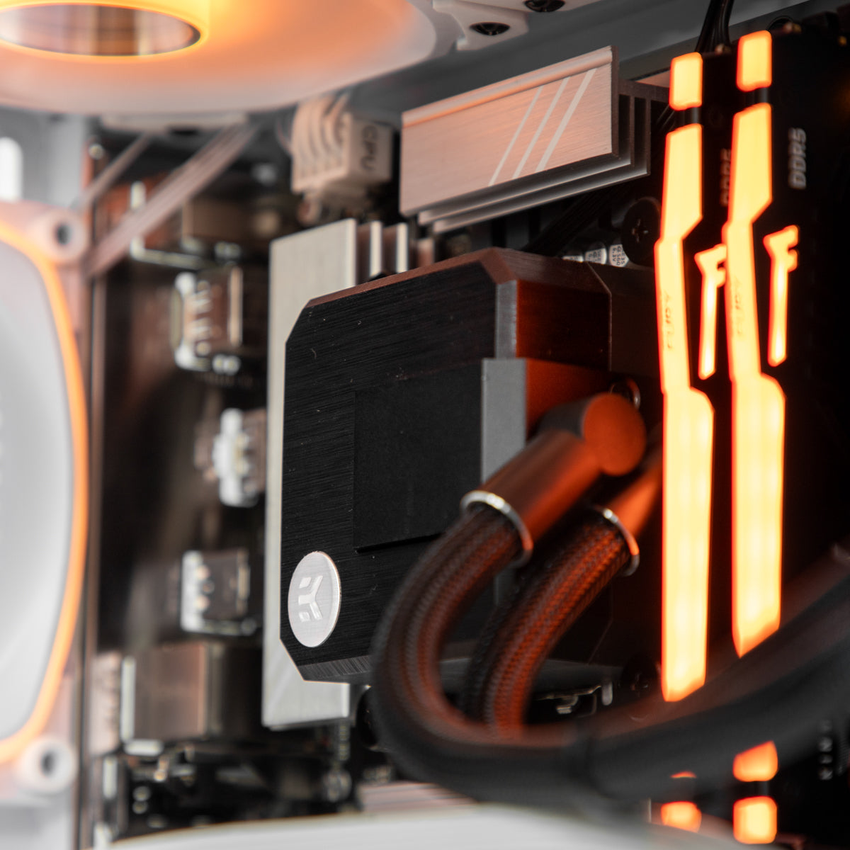 Striker RTX 5070 Core Ultra 7 265KF Gaming PC - WHITE