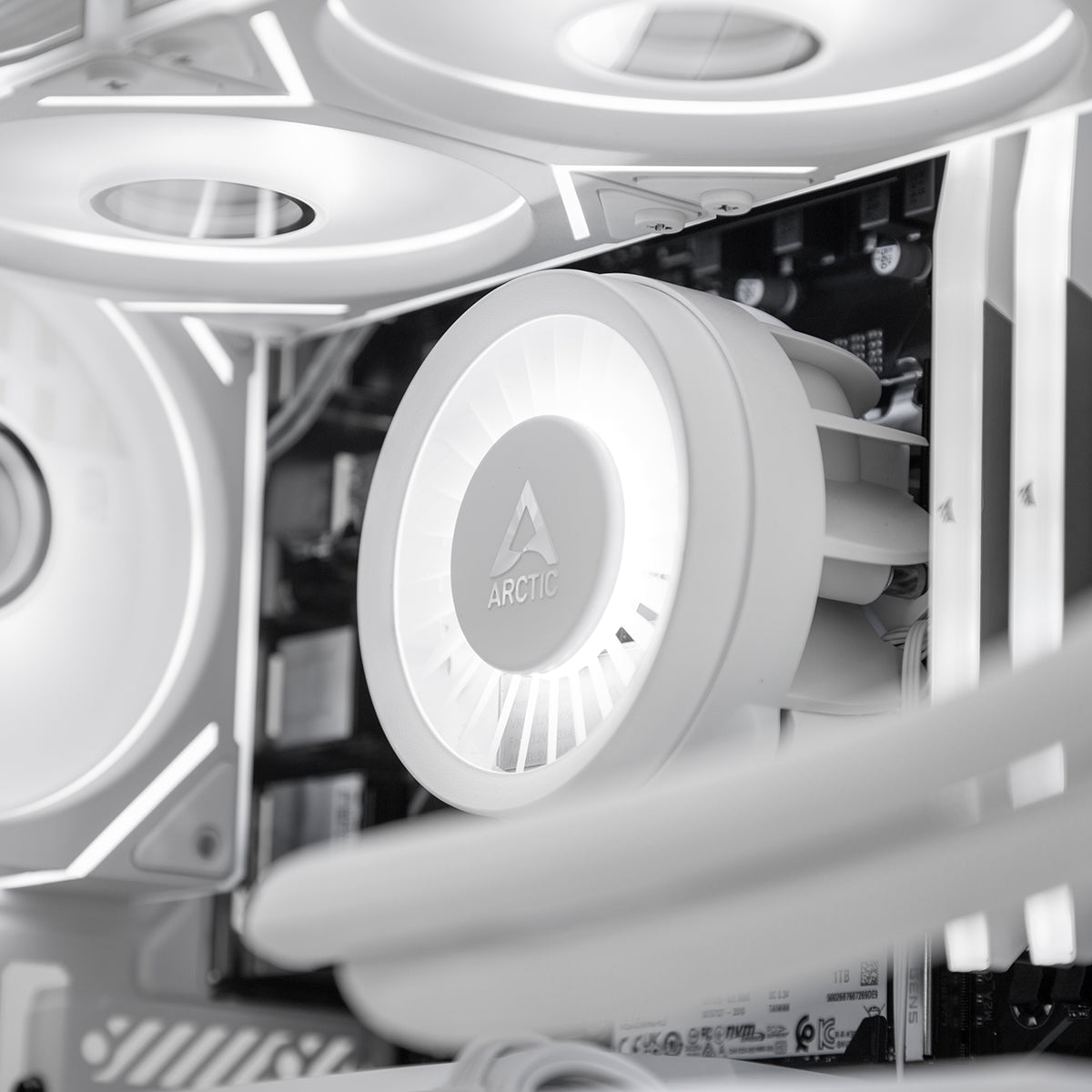 Entropy RTX 5070 Ryzen 7 7800X3D Gaming PC - SNOW