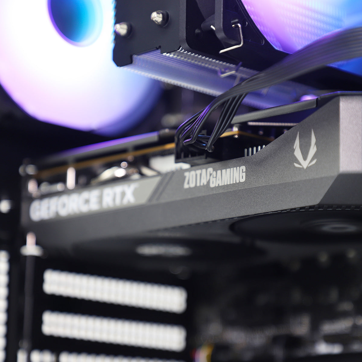 Gravity SWIFT RTX 5050 Ryzen 5 5600X EVO Gaming PC