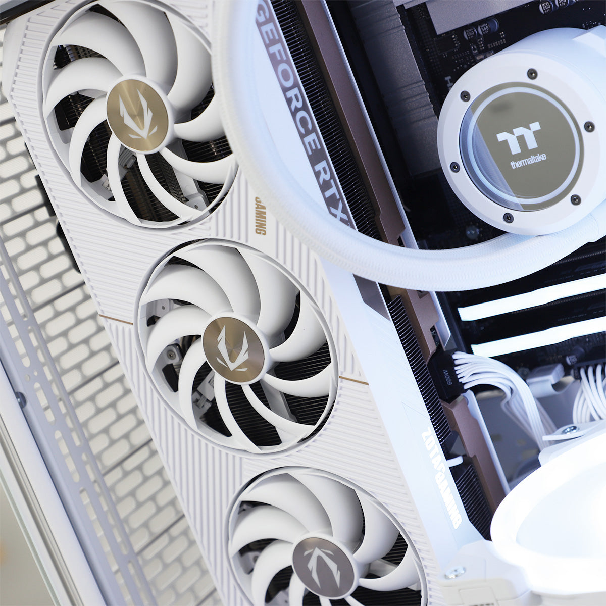 Le Bastion RTX 5080 Ryzen 7 9800X3D Gaming PC - White