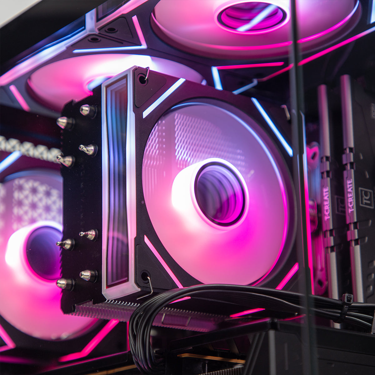 Qubit RR RX 9060 XT 8GB Ryzen 7 9800X3D Gaming PC