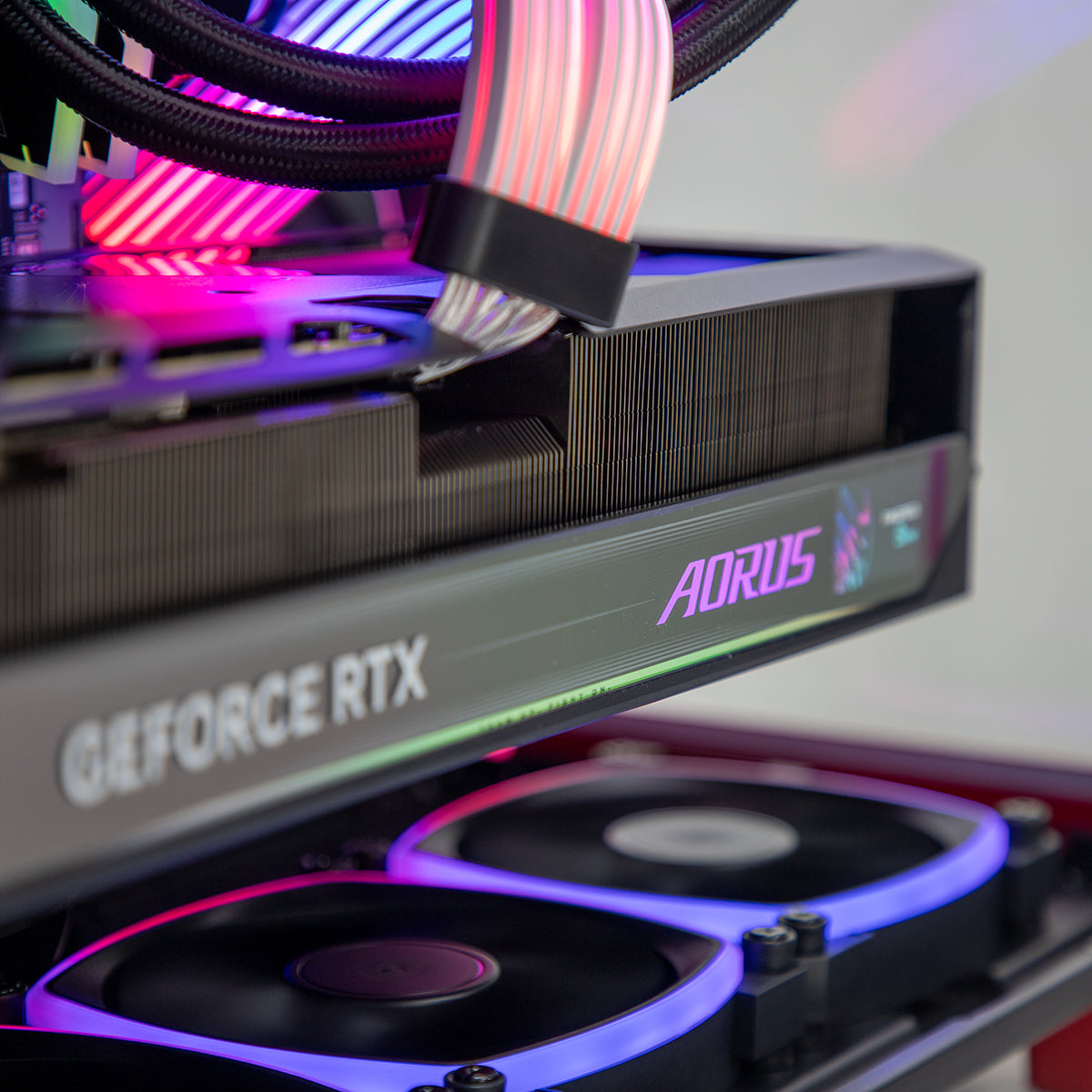 Imperial LUX RTX 5080 Core Ultra 285K Gaming PC