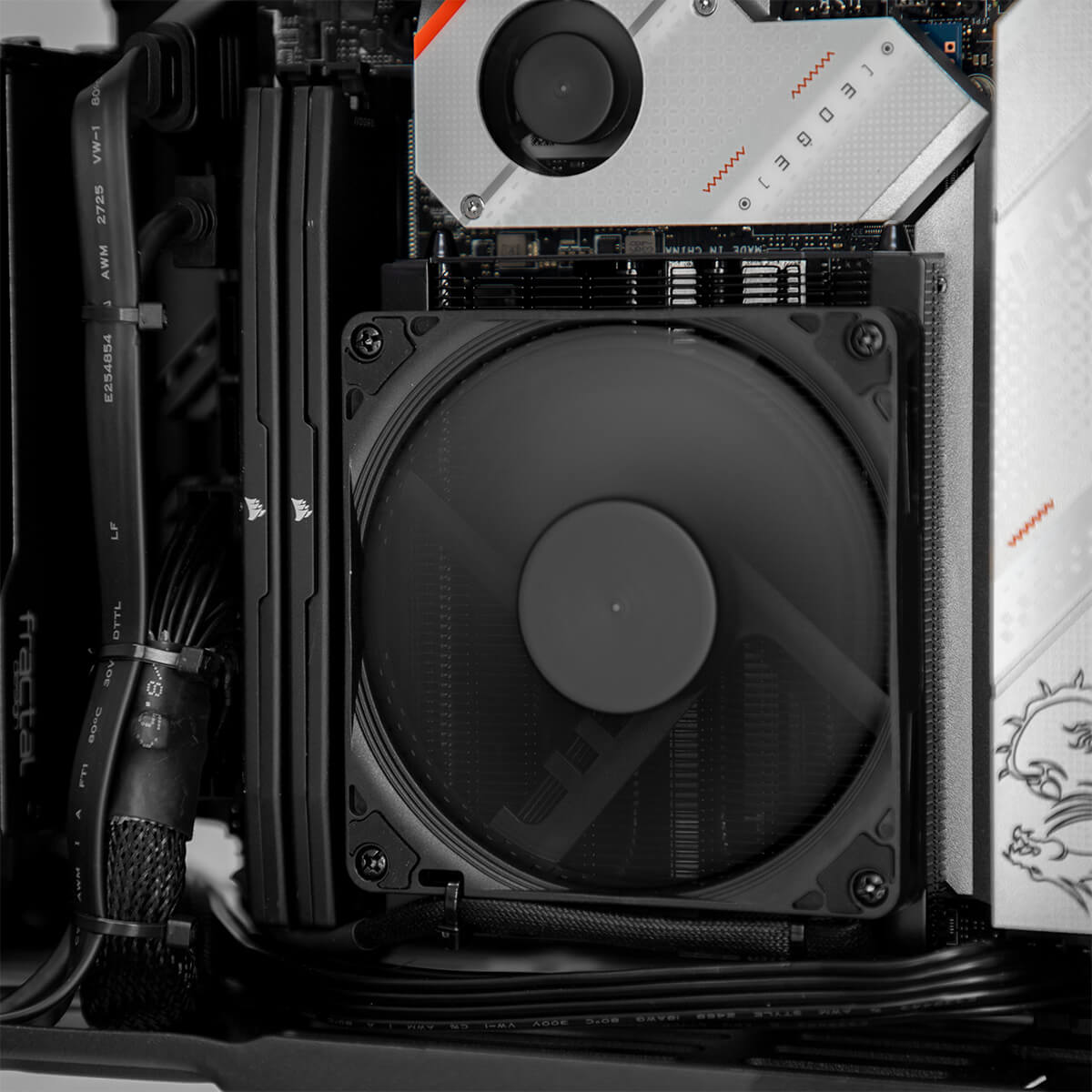 Lunar RTX 4070 SUPER Ryzen 7 7600 Gaming PC