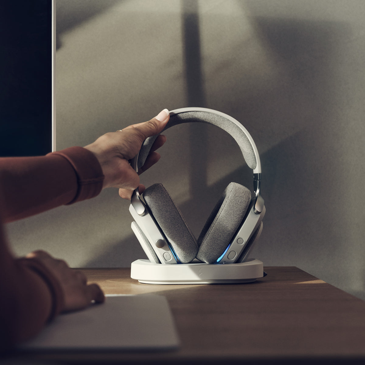 Fractal Design Scape Wireless Gaming Headset for PC/PS - Light