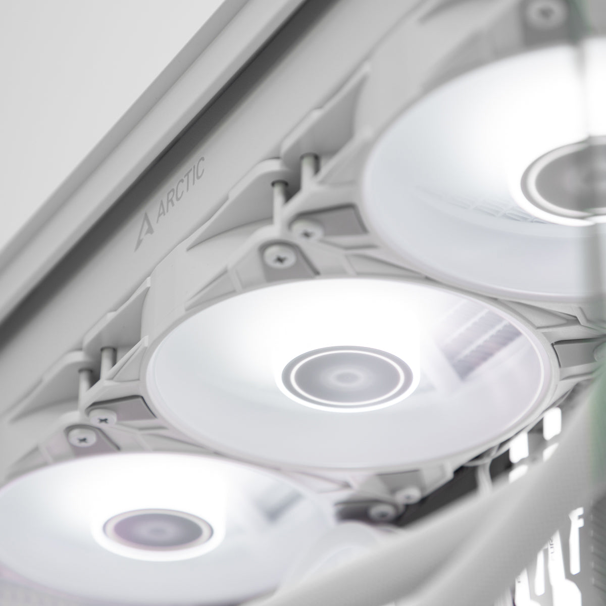 Nebulon RTX 5070 Ti Core Ultra 7 265K Gaming PC - WHITE