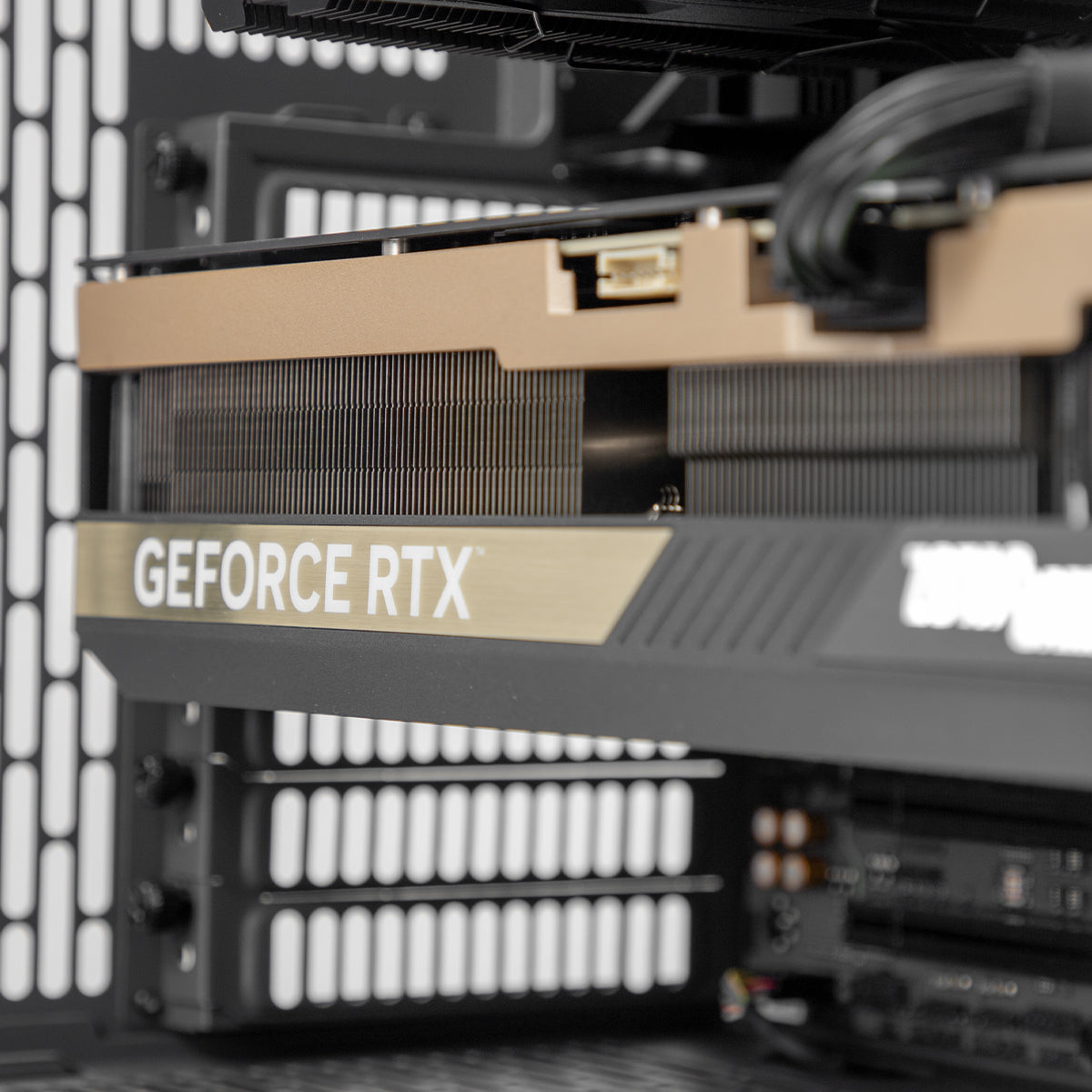 Chinkapin AMP RTX 5090 Ryzen 7 9800X3D Gaming PC - MONO