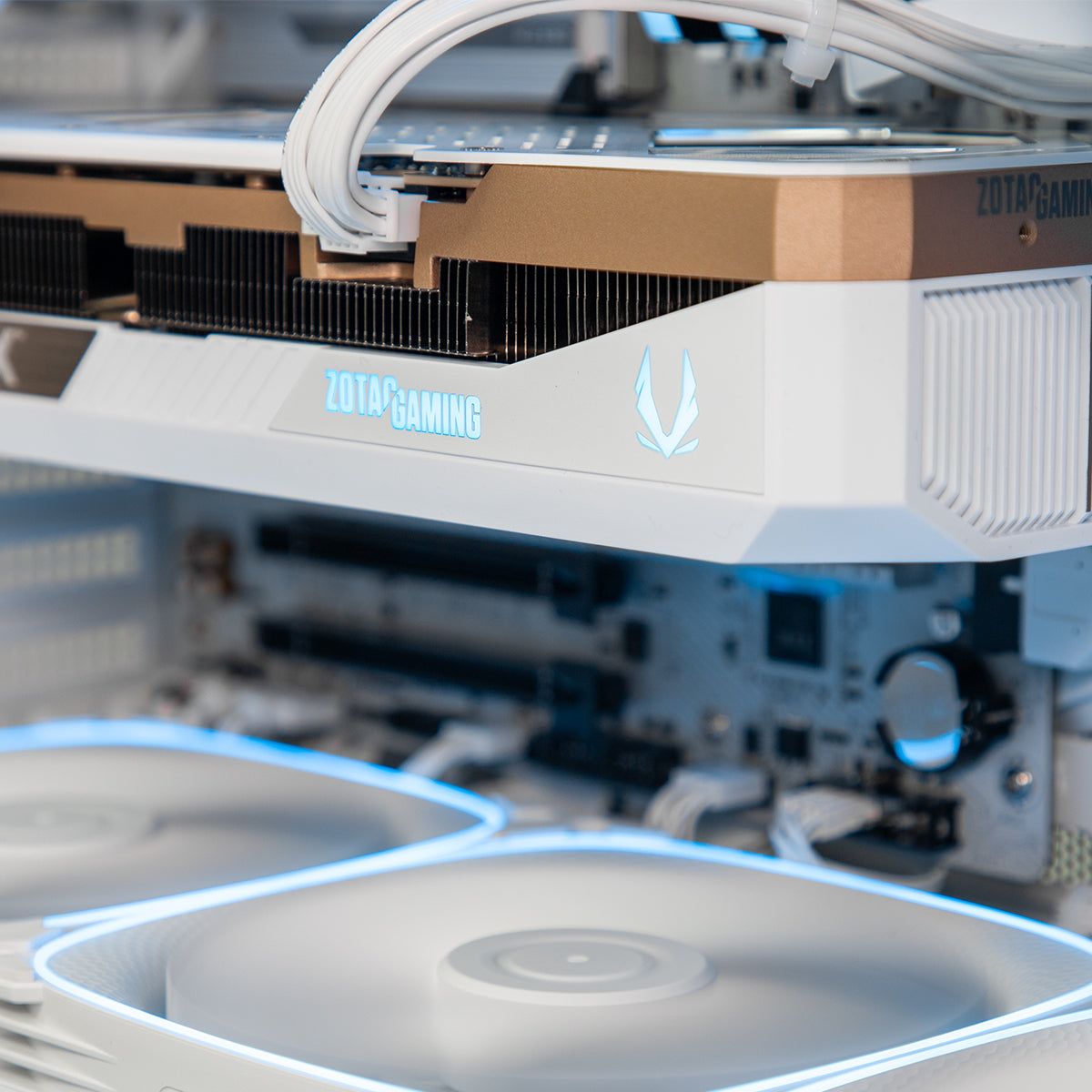 Catalyst AMP RTX 5080 Ryzen 7 9800X3D Gaming PC - WHITE