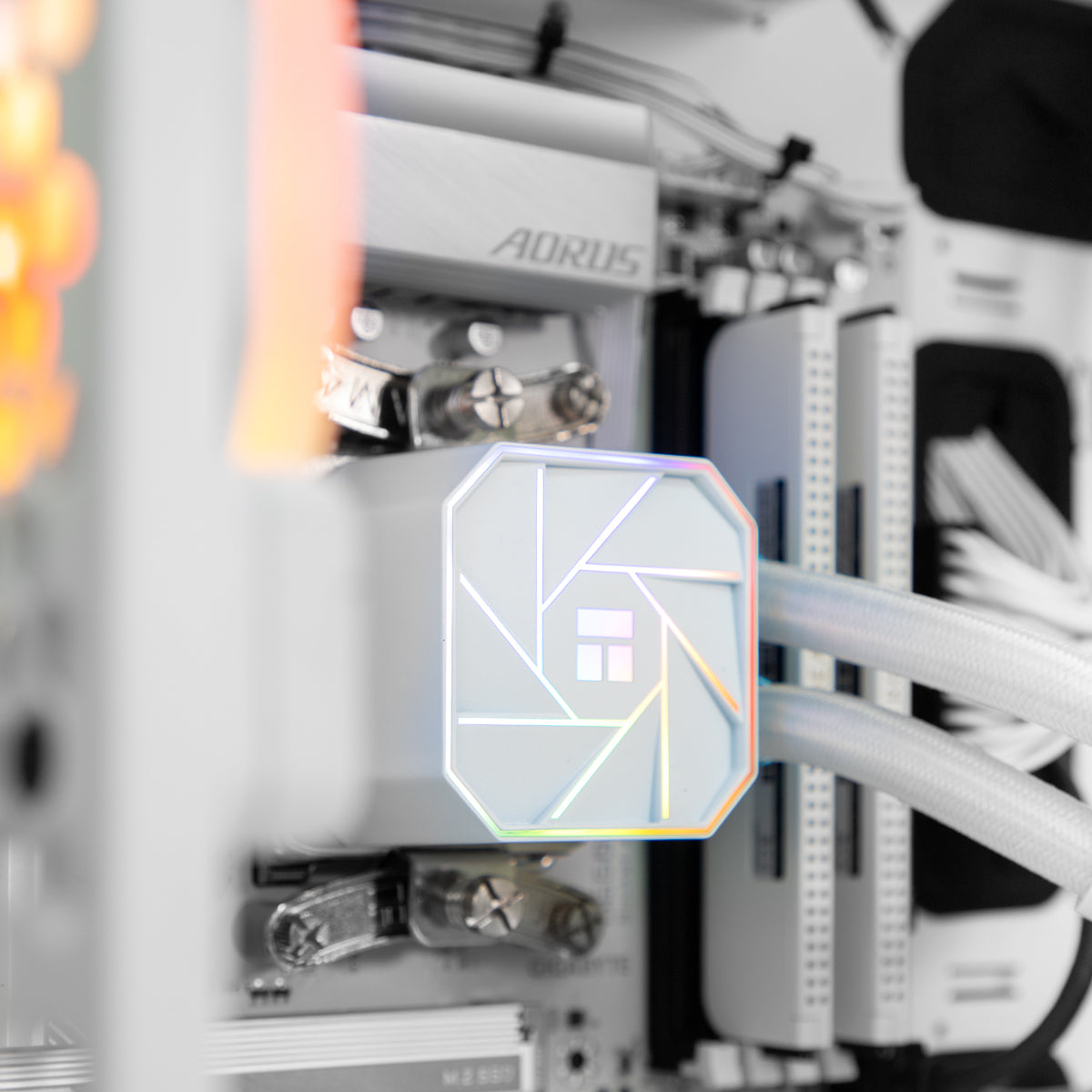 Cloudline MASTER RTX 5090 Ryzen 9 9900X3D Gaming PC