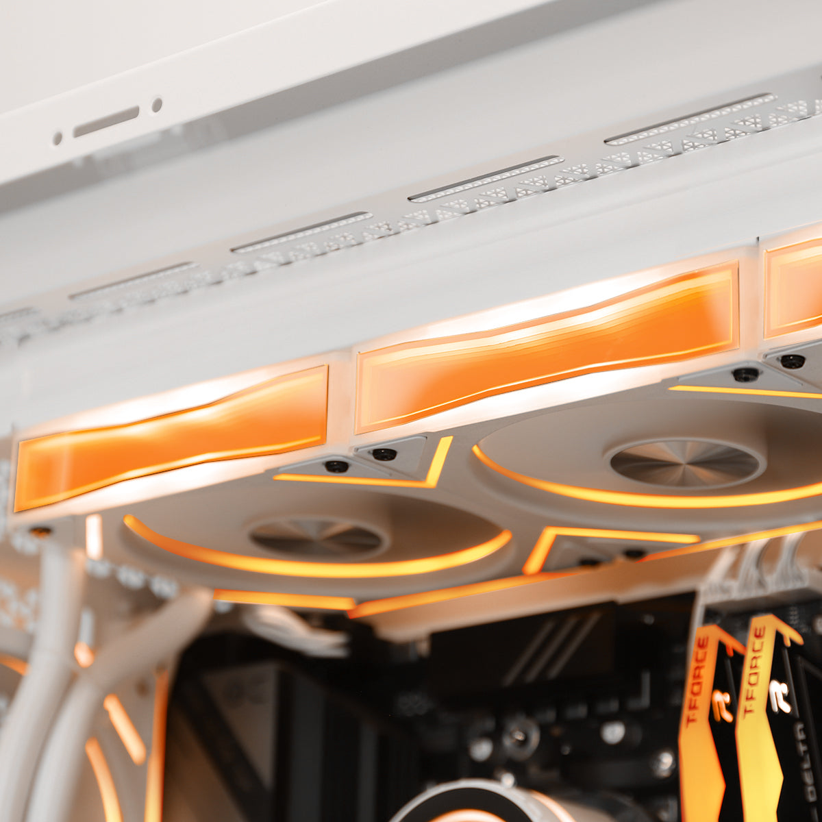 Vengeance RTX 5070 Ti Ryzen 7 9800X3D Gaming PC - Nightfall