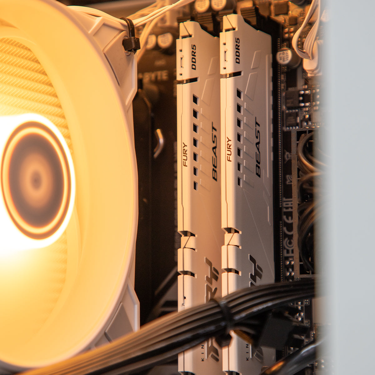 Gravity RR RX 9060 XT 16GB Ryzen 5 7500F Gaming PC - WHITE