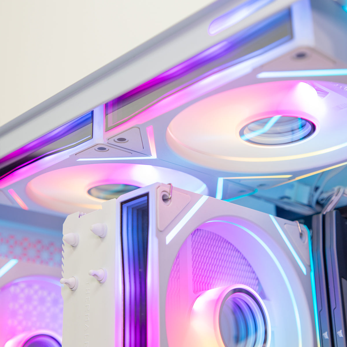 Qubit NEX RTX 5060 Ryzen 5 5600X Gaming PC - WHITE