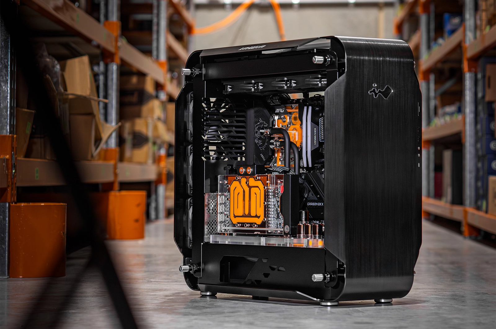 Inwin 925 Full Tower Custom Water Cooling – Computer Lounge