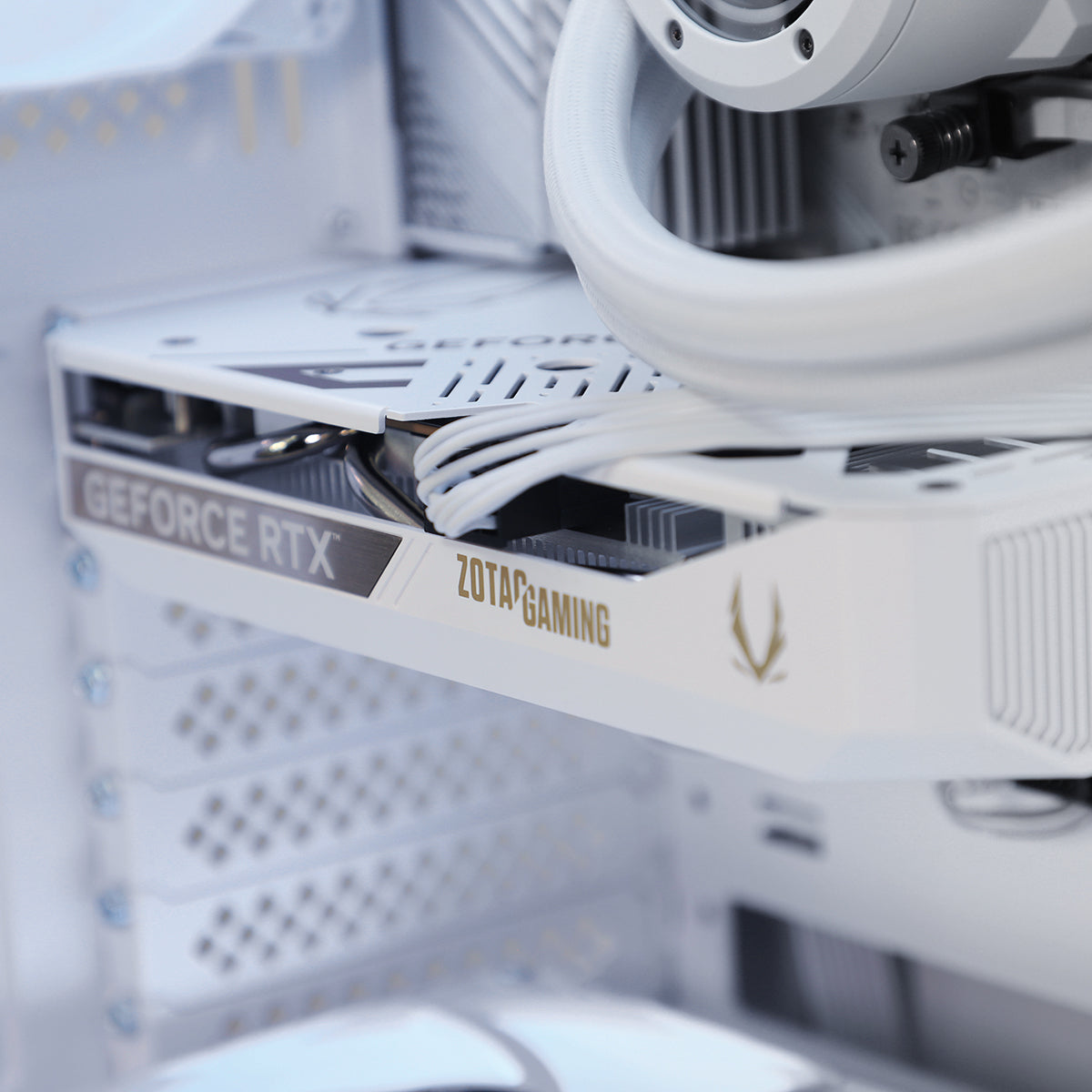 Adjudicator RTX 5060 Ryzen 5 7500F Gaming PC - White