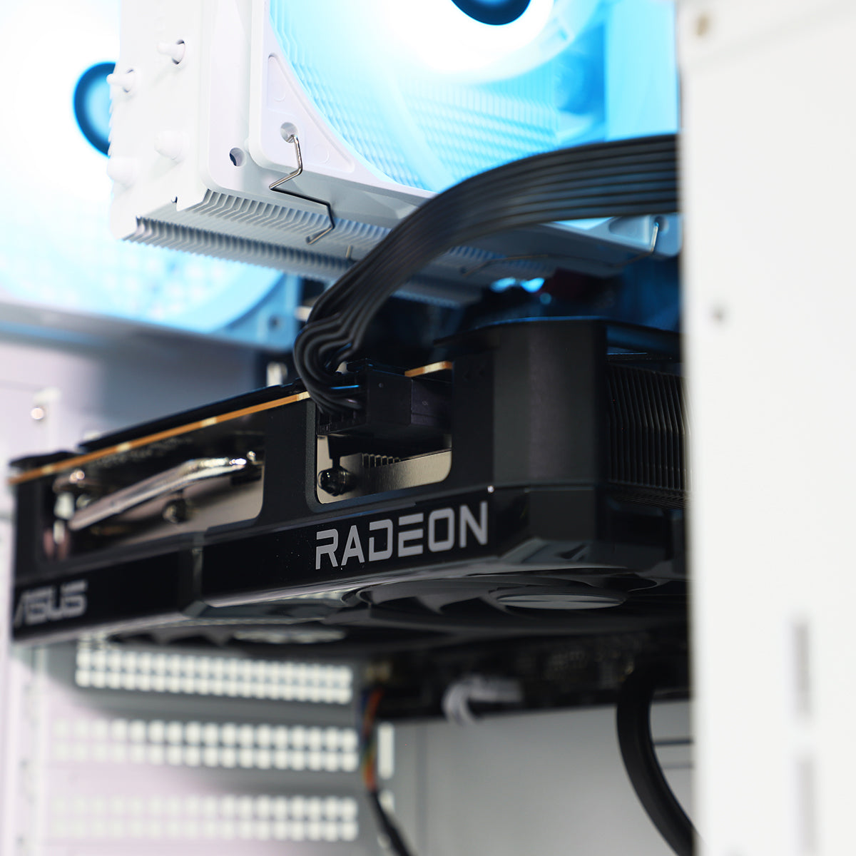 Gravity RR RX 7600 Ryzen 5 5500 Gaming PC - White