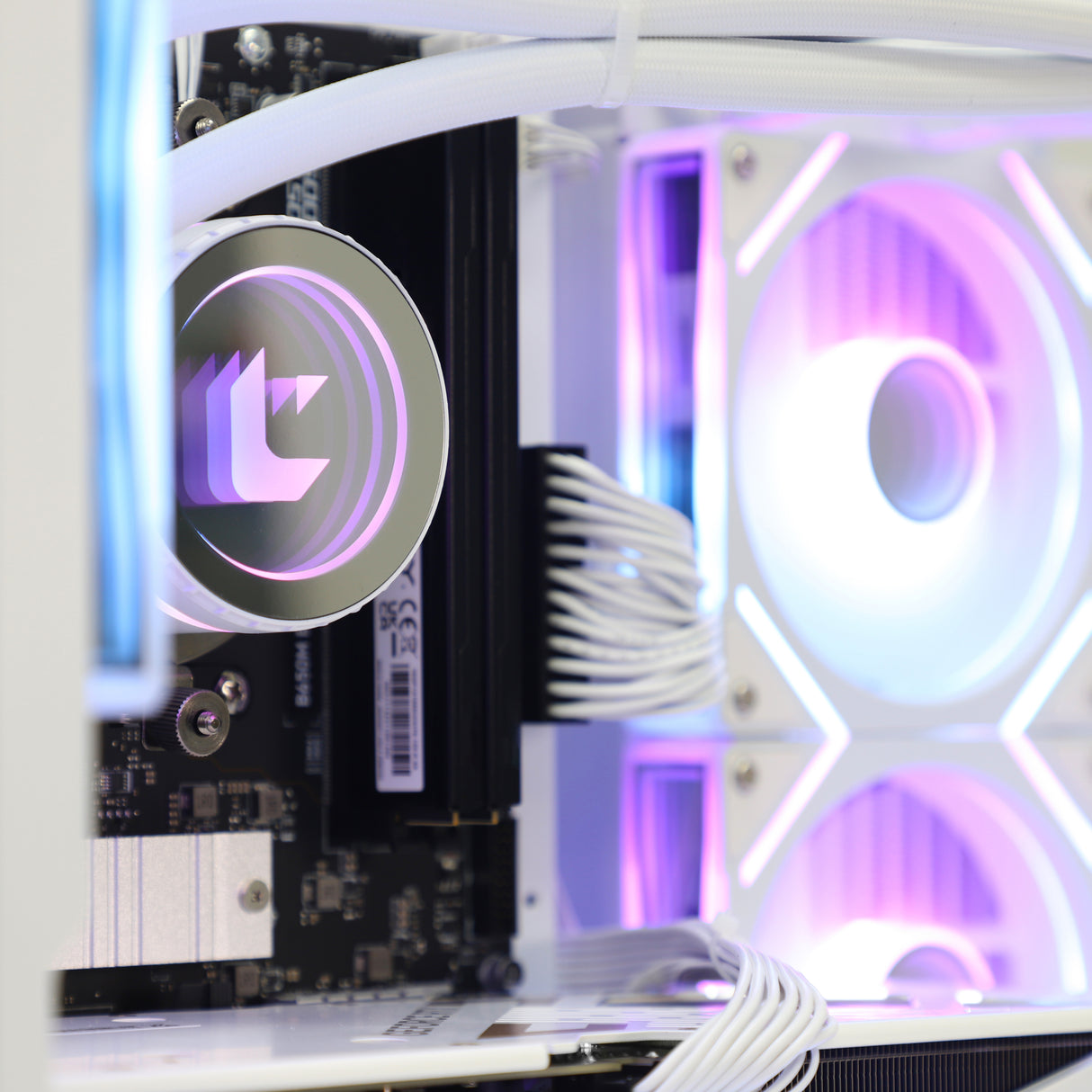 Neutrino ENCORE RTX 5060 Ti 8GB Ryzen 5 7500F EVO Gaming PC - WHITE