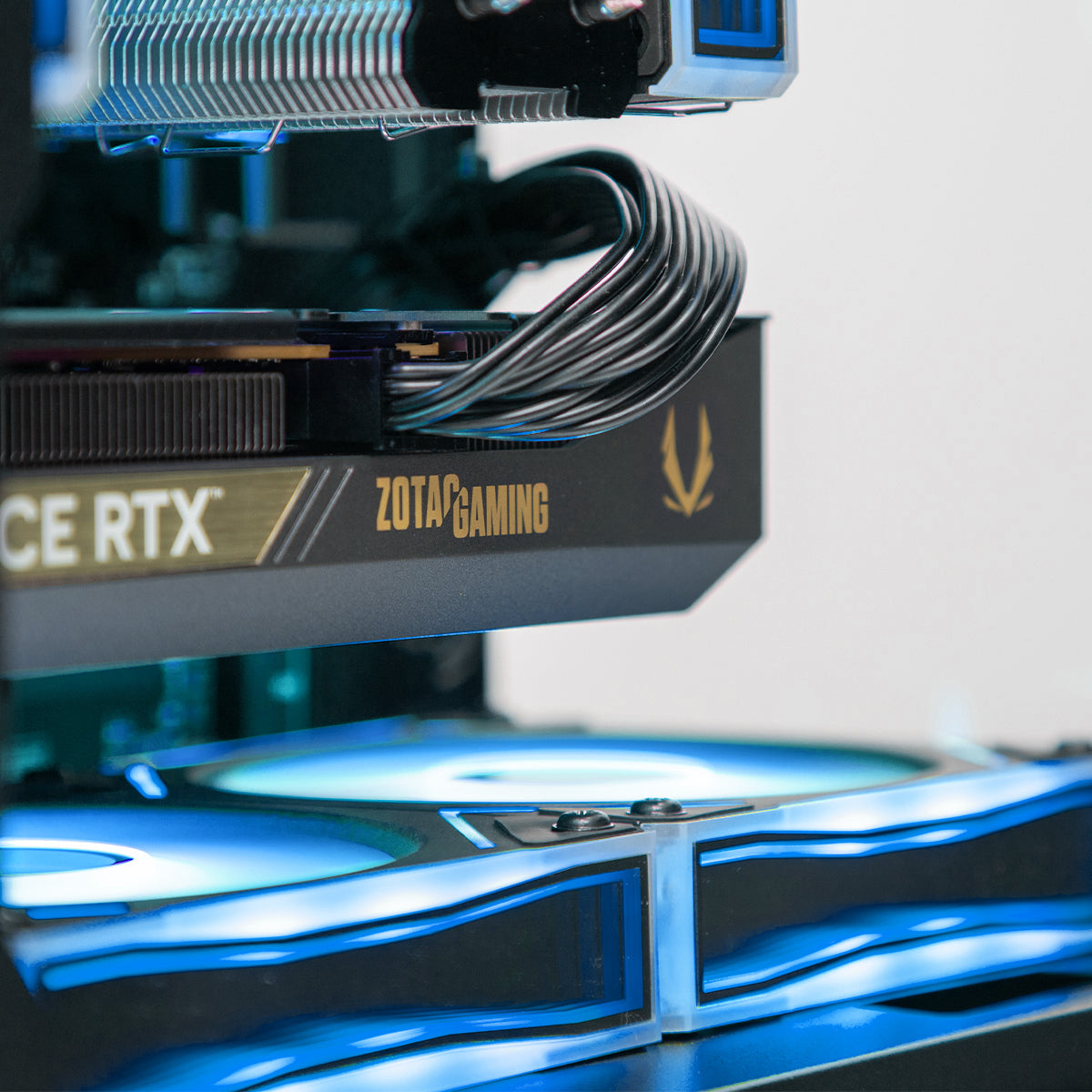 Qubit NEX RTX 5060 Ryzen 5 7400F Gaming PC - BLACK