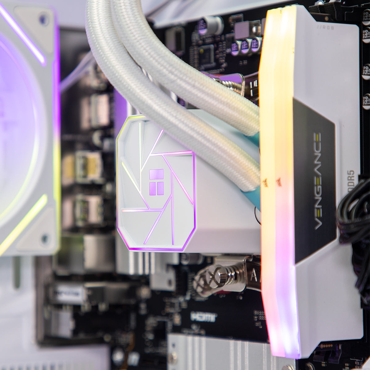 Neutrino RTX 5070 Ryzen 5 7500F Gaming PC - WHITE