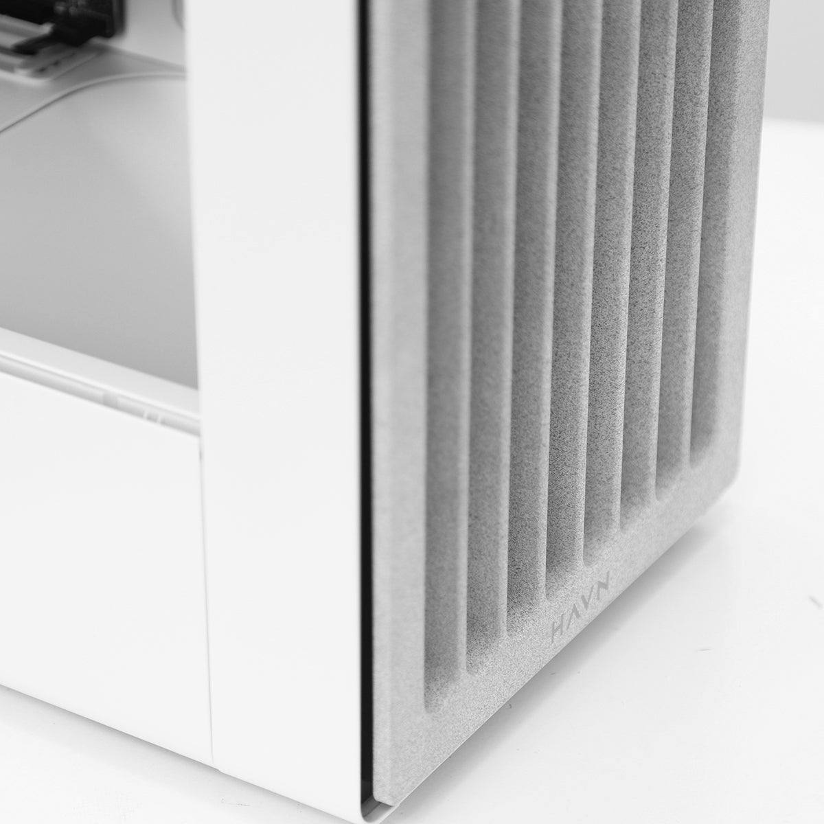 Praxis RTX 5070 Ti Ryzen 7 9800X3D Gaming PC - Light