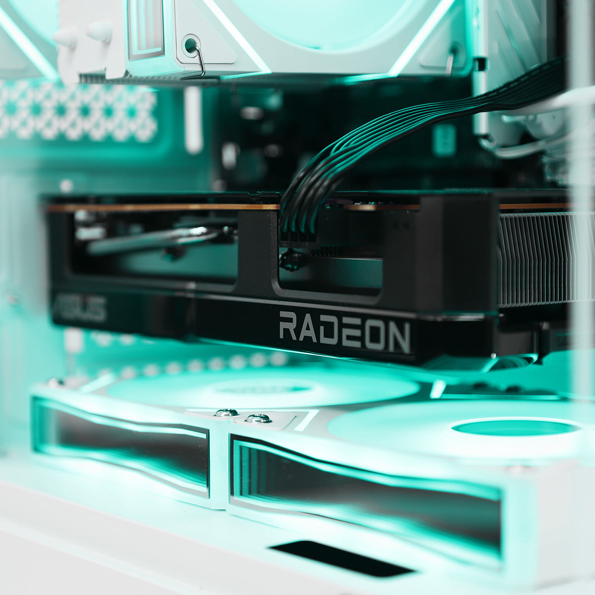 Qubit RR RX 7600 Ryzen 5 5500 Gaming PC - WHITE
