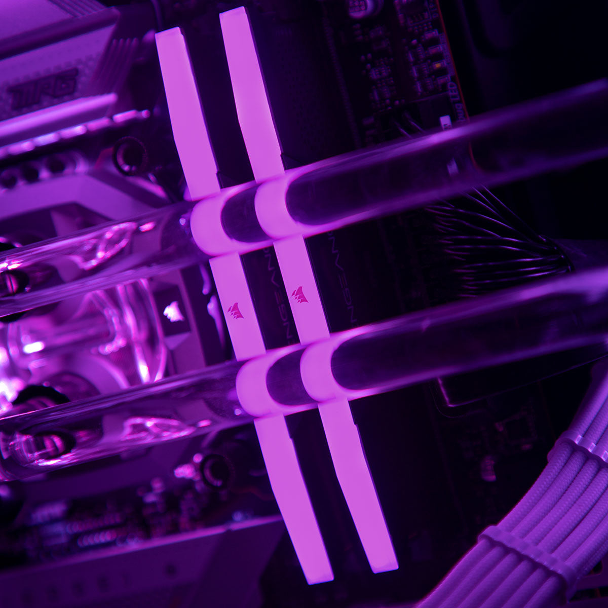 EK-Fluid Vantage RTX 4080 Core i7-13700K Gaming PC
