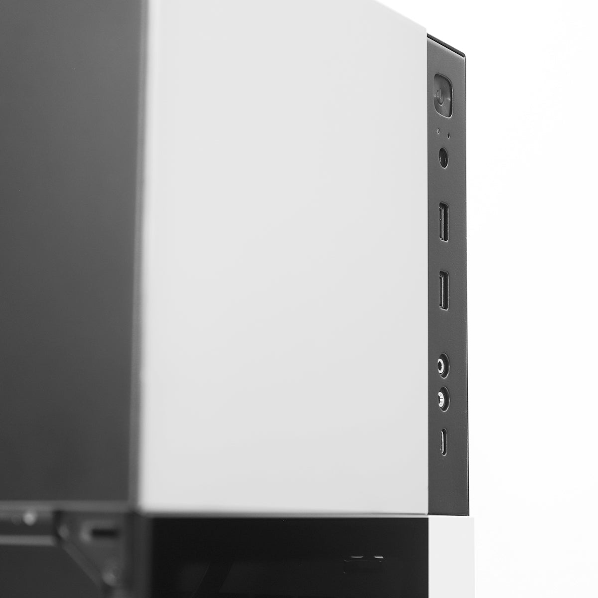 Gravity SWIFT RTX 5050 Ryzen 5 5600X EVO Gaming PC