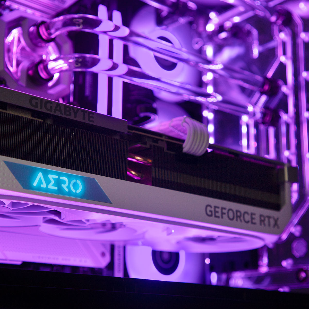 EK-Fluid Vantage RTX 4080 Core i7-13700K Gaming PC