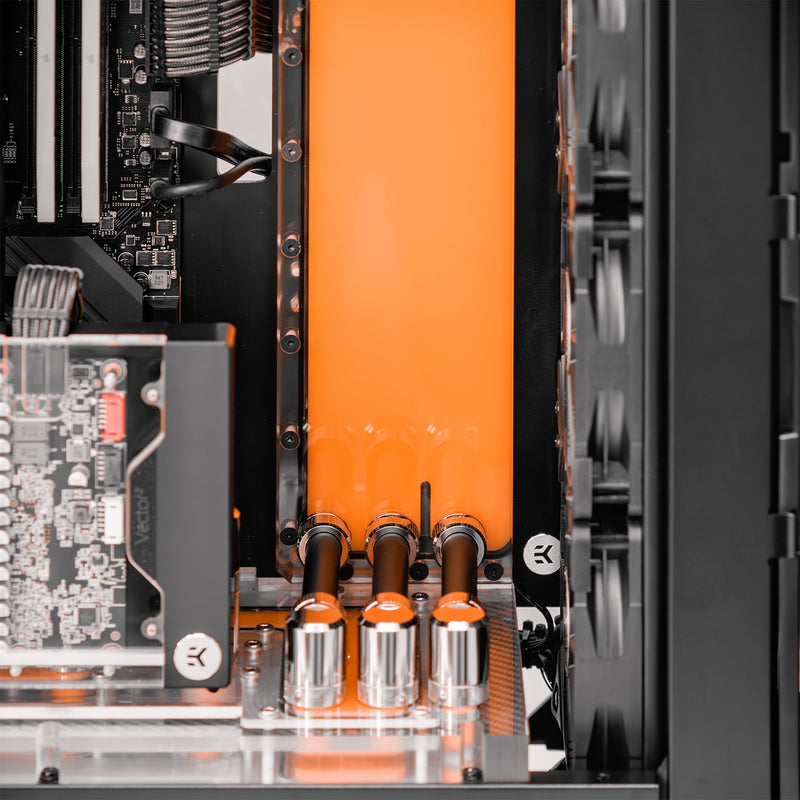 Inwin 925 Full Tower Custom Water Cooling – Computer Lounge
