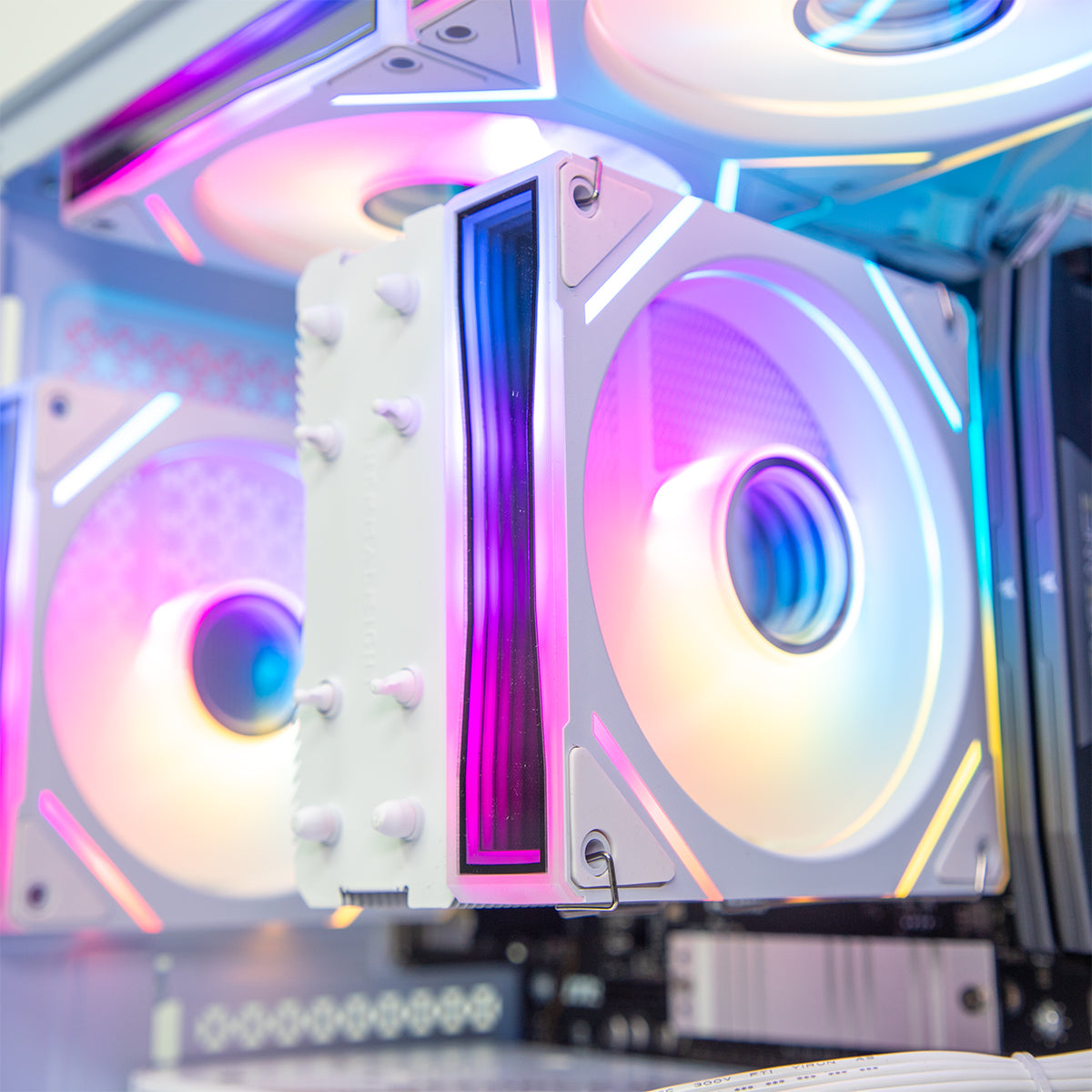 Qubit RTX 5050 Ryzen 5 5500 Gaming PC - WHITE