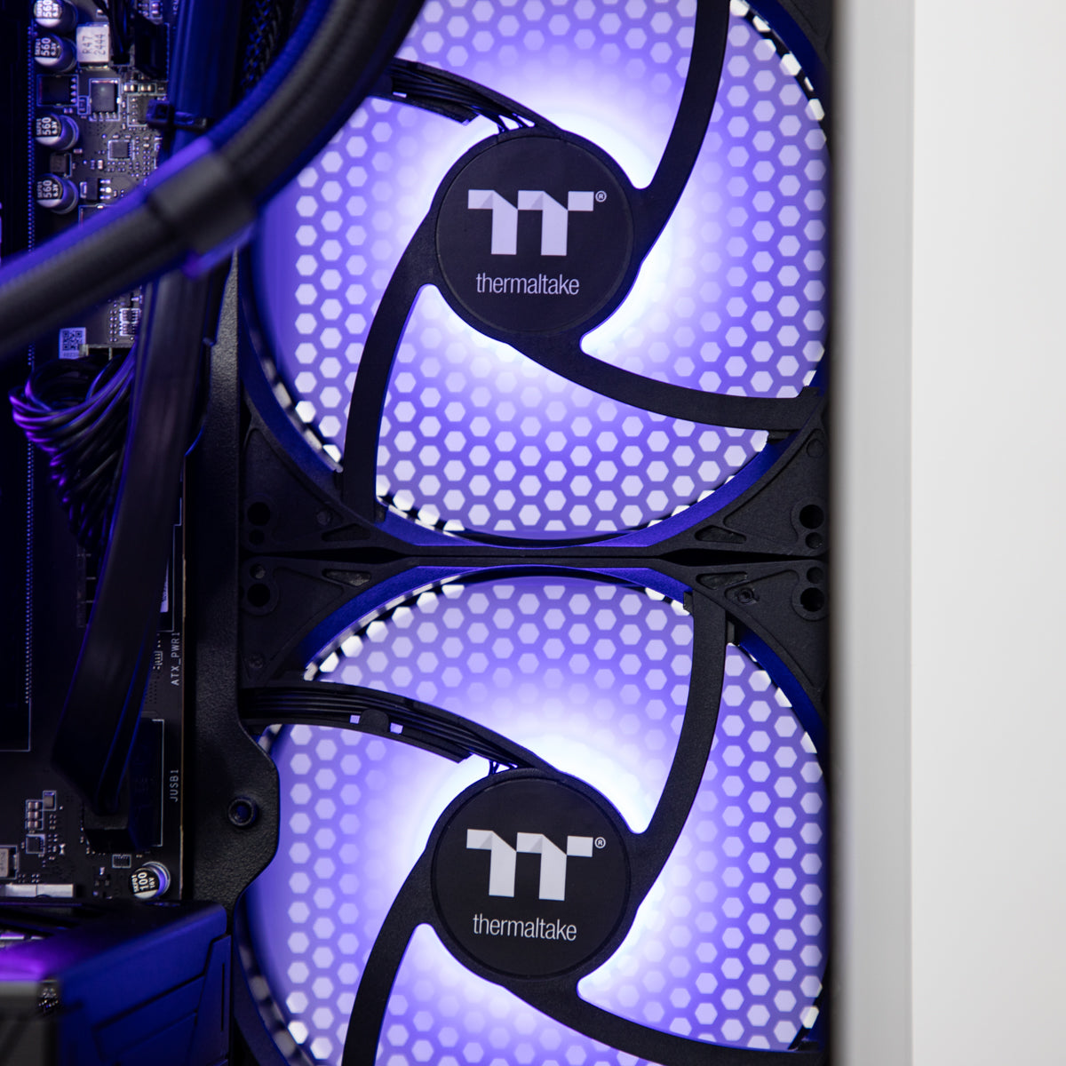 Fury RR RX 9060 XT 16GB Ryzen 5 7400F Gaming PC