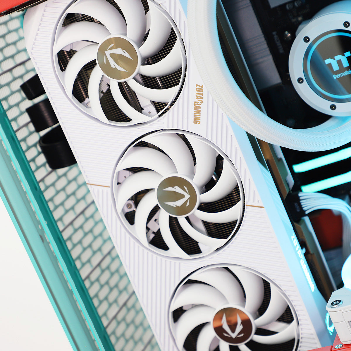 Le Bastion RTX 5080 Ryzen 7 9800X3D Gaming PC - Mint