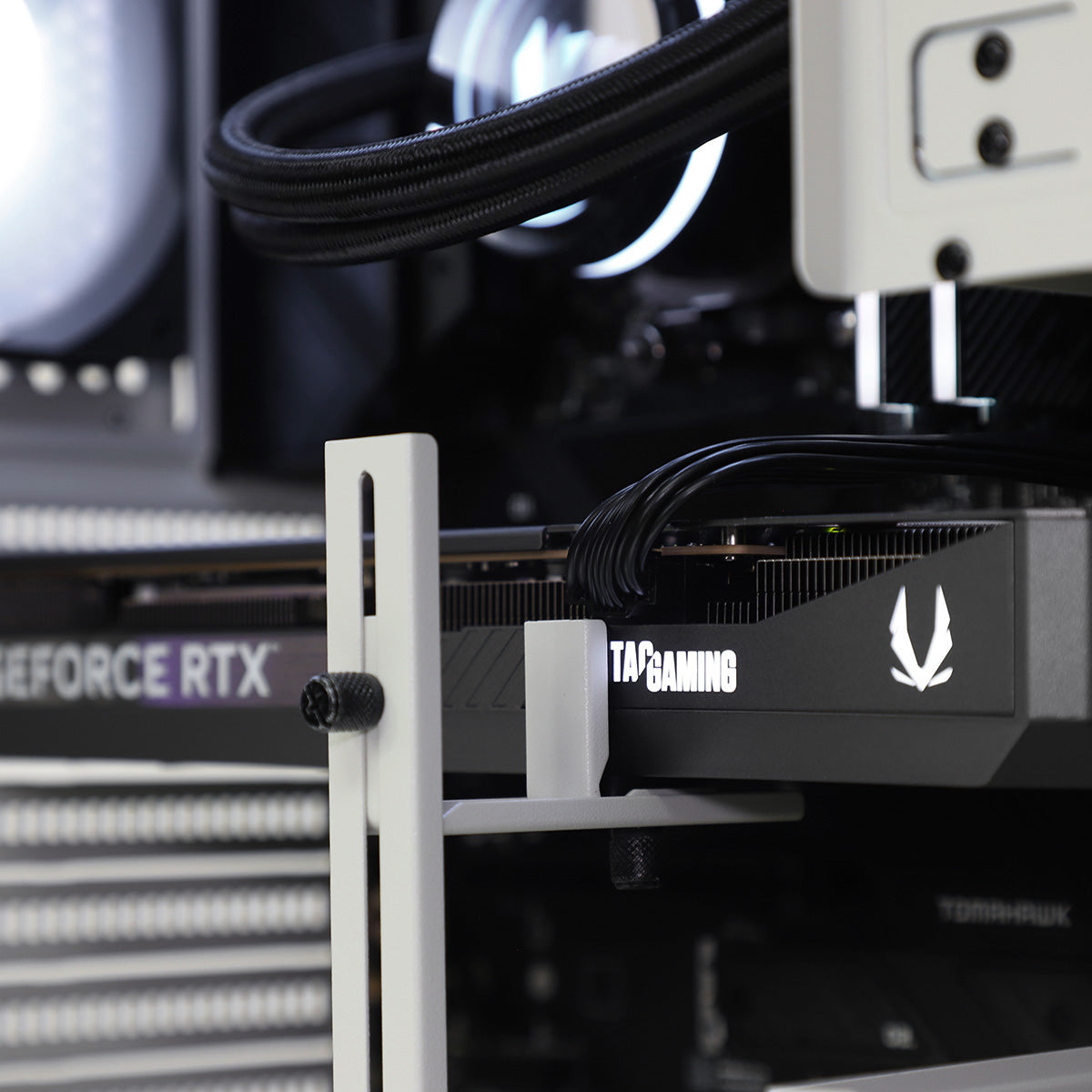 Retro98 RTX 5070 Ryzen 7 9800X3D Gaming PC
