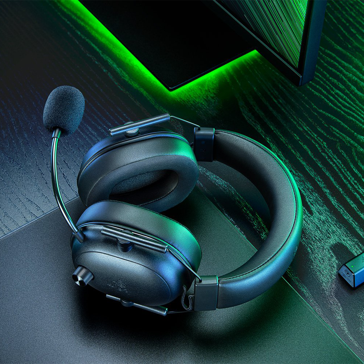 Razer BlackShark v2 HyperSpeed Wireless Gaming Headset - Black