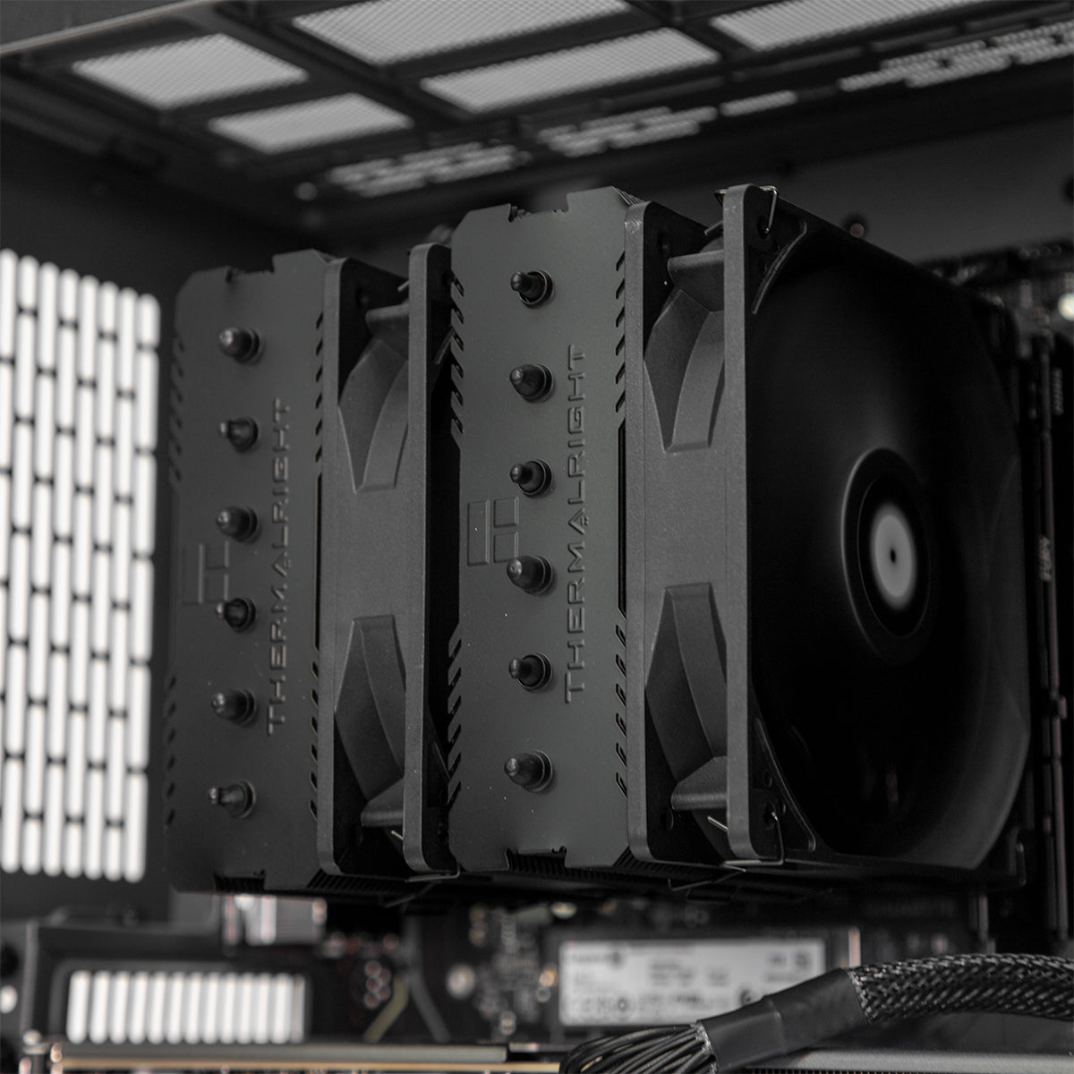 Chinkapin SWIFT RTX 5070 Ryzen 7 7700 Gaming PC - MONO