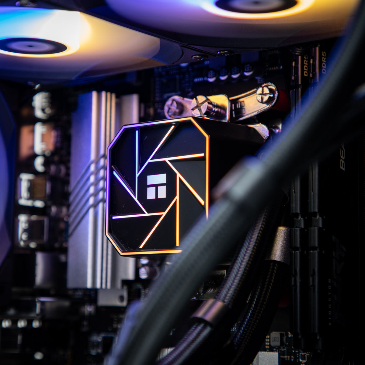 Gravity AMP RTX 5070 Ryzen 5 7500F Gaming PC - BLACK